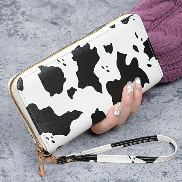 NEW Cow Print Women's Wallet Wristlet - Picture 1 of 5
